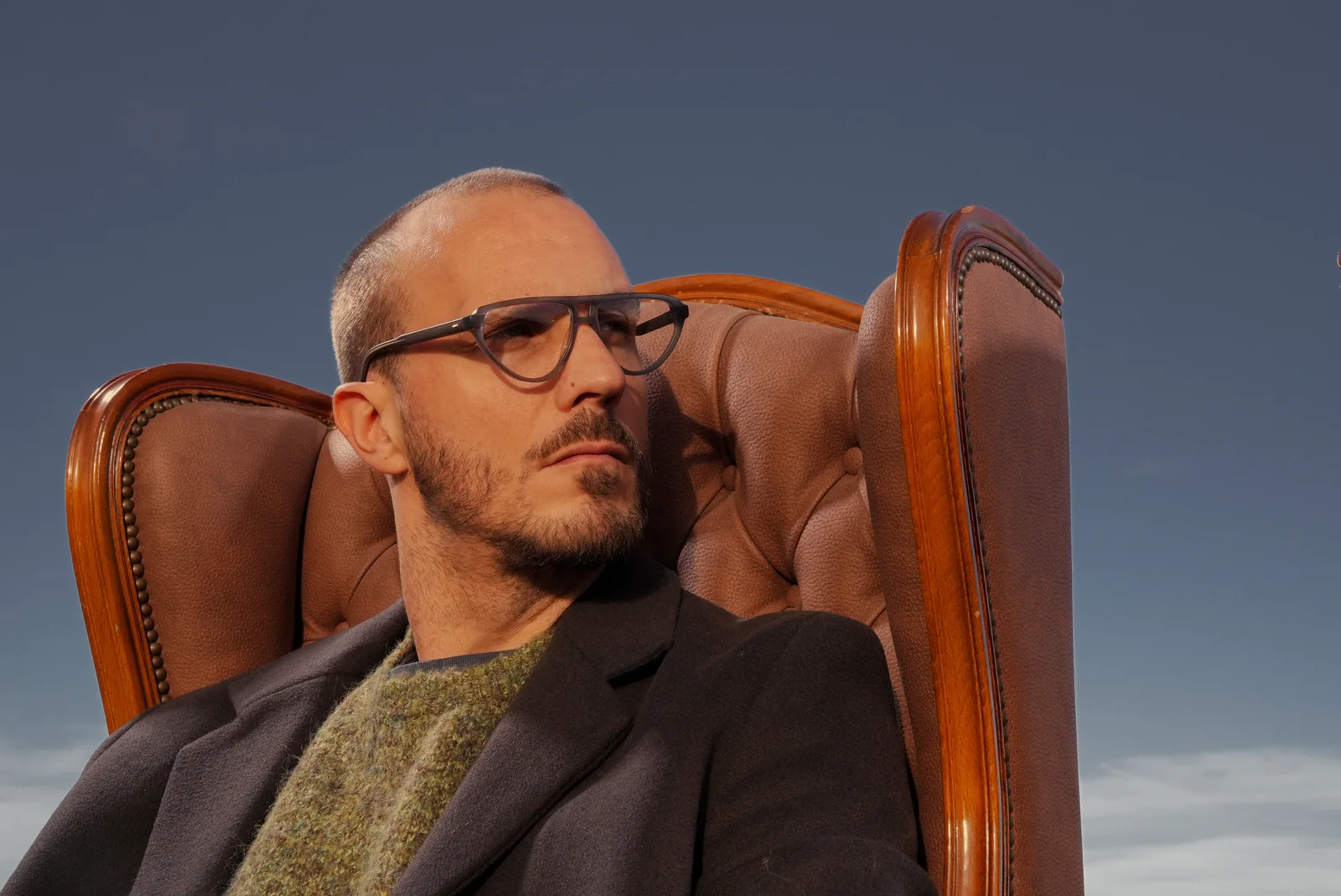 Persona con gafas de sol Alfred Kerbs